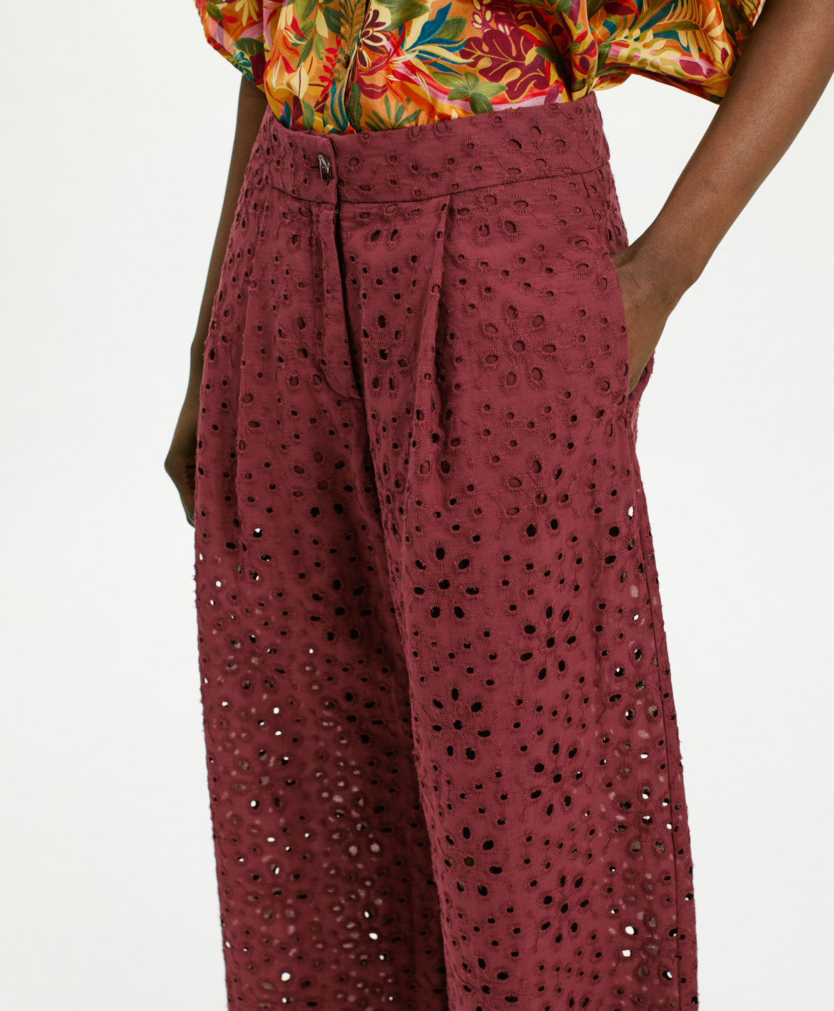 MOMONI - Pantalon Kuyu