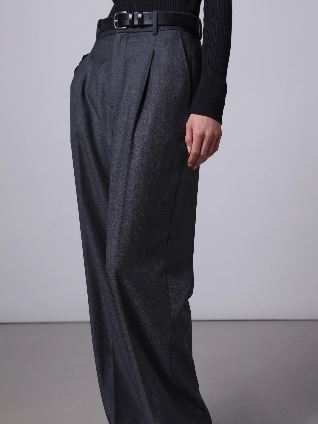 ROBERTO COLLINA - Pantalon avec pinces