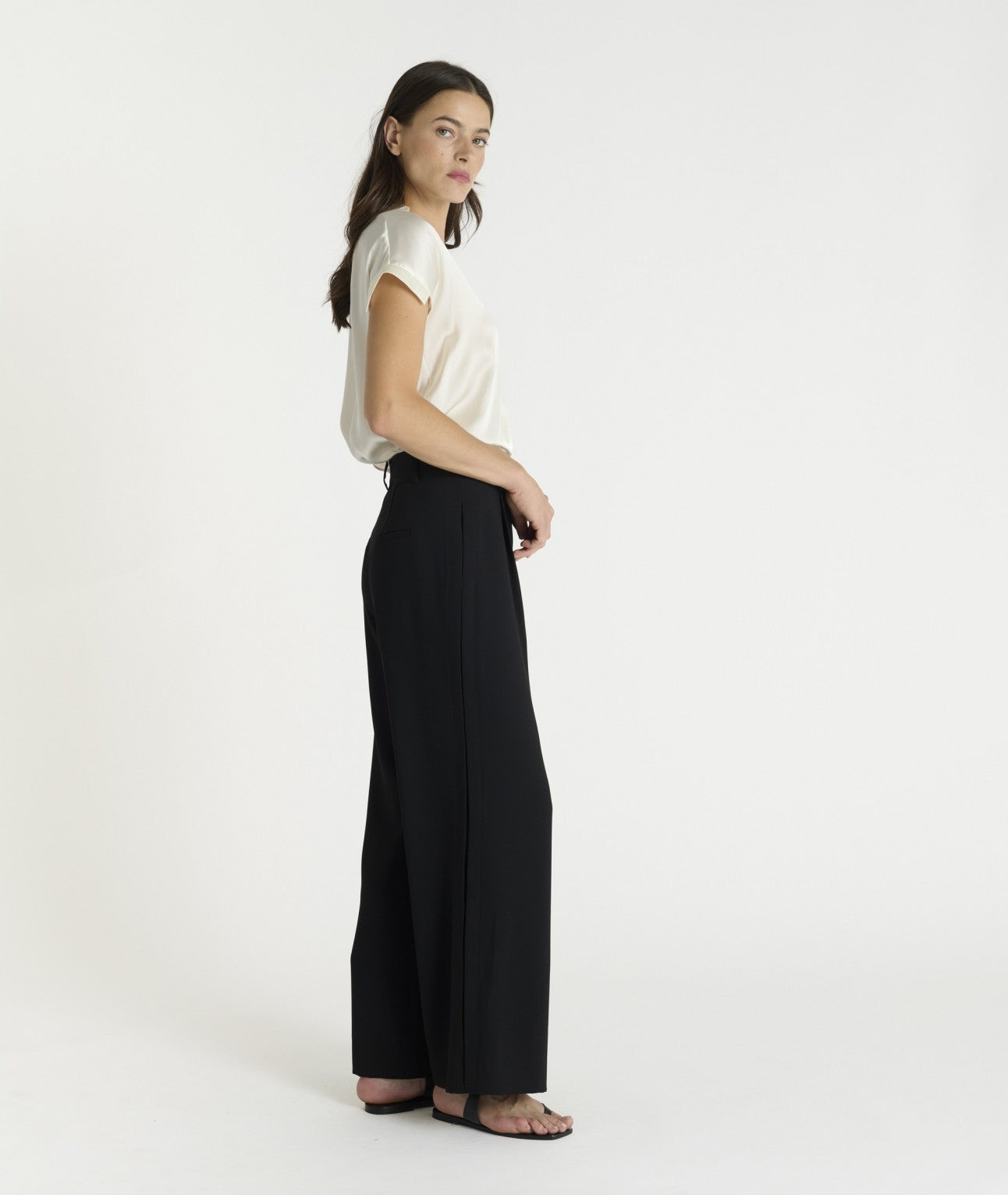 HANA SAN - Pantalon Buvan noir