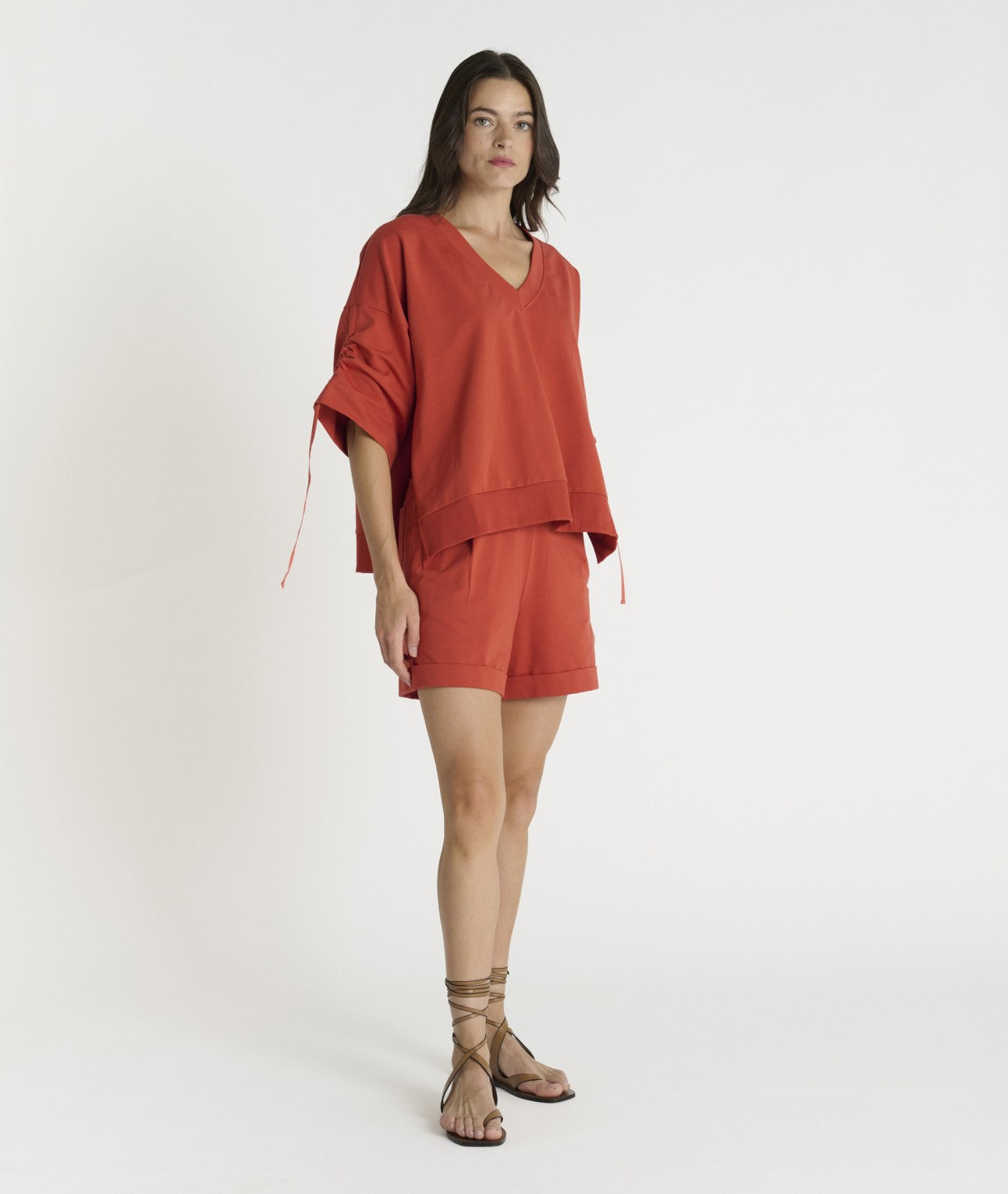 HANA SAN - Sweat Gopal sanguine